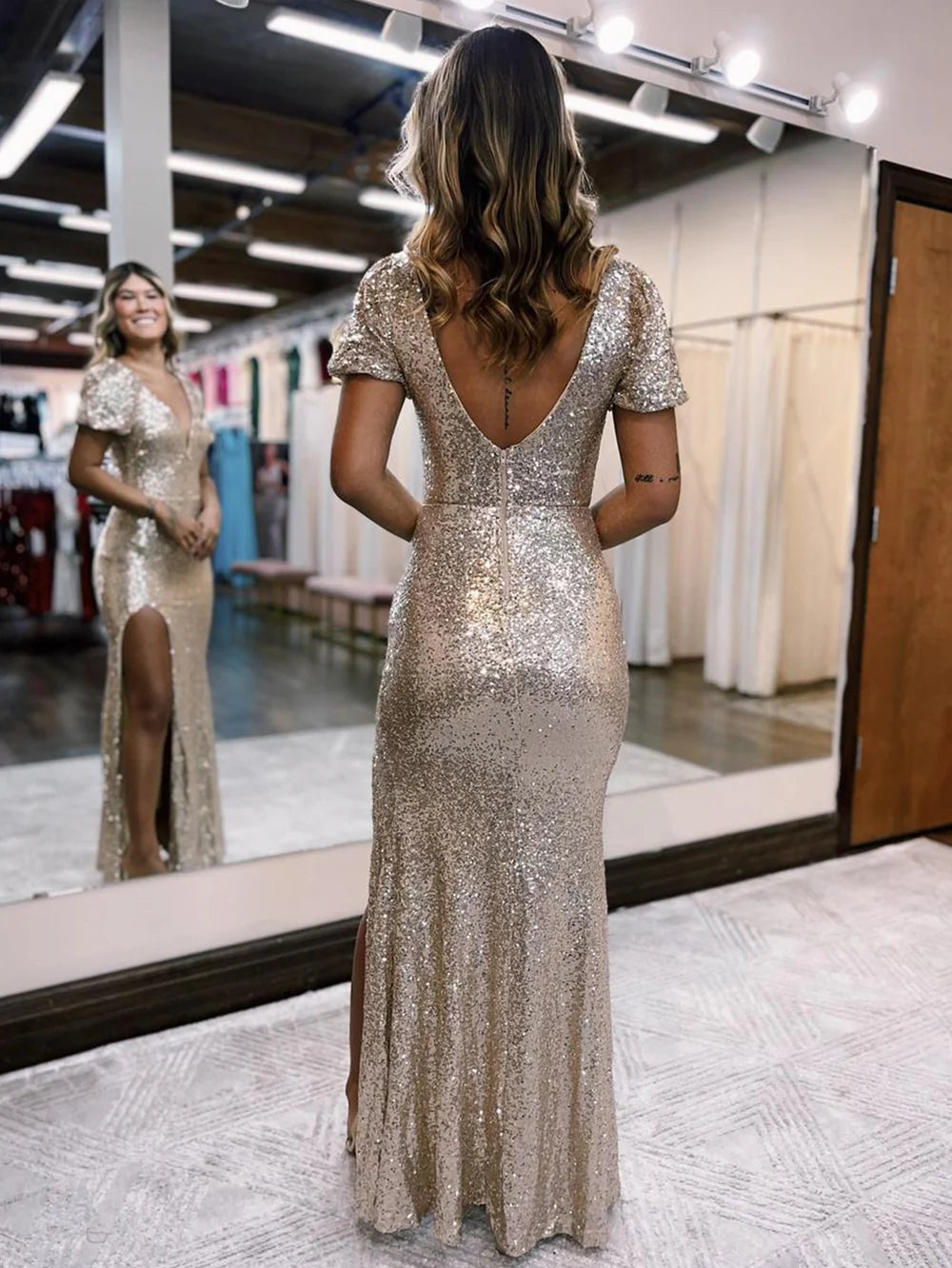 Vestido de fiesta largo de manga corta con corte sirena